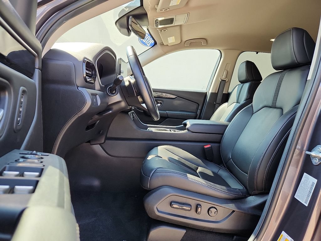 Used 2025 Honda Pilot EX-L image 9