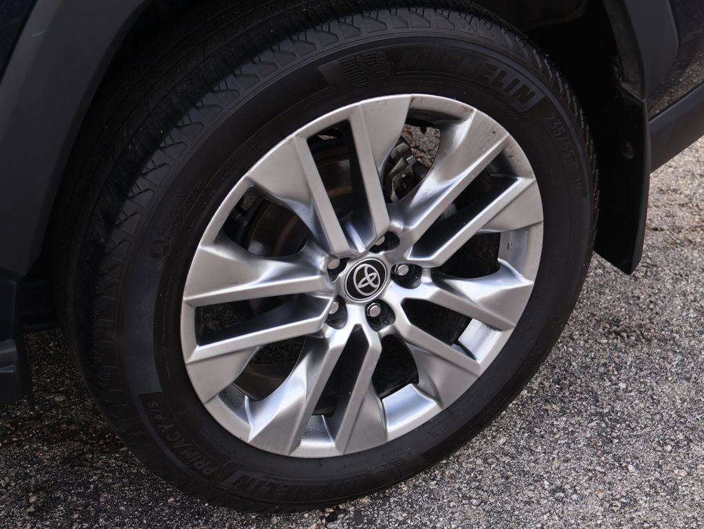 Used 2023 Toyota RAV4 XLE Premium AWD/4WD image 50