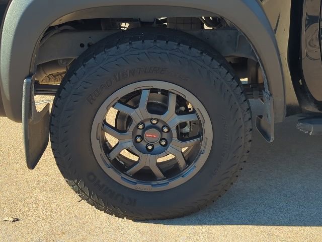 Used 2022 Nissan Frontier PRO-4X image 3