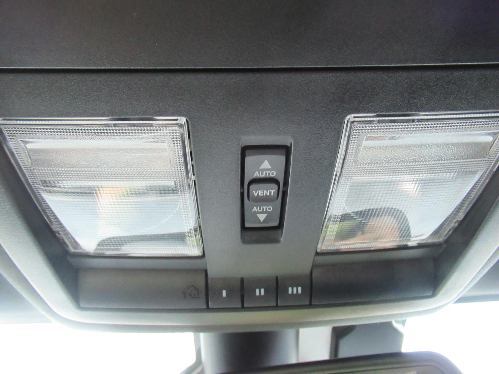 Used 2022 Dodge Challenger R/T Scat Pack w/ Plus Package RWD image 28