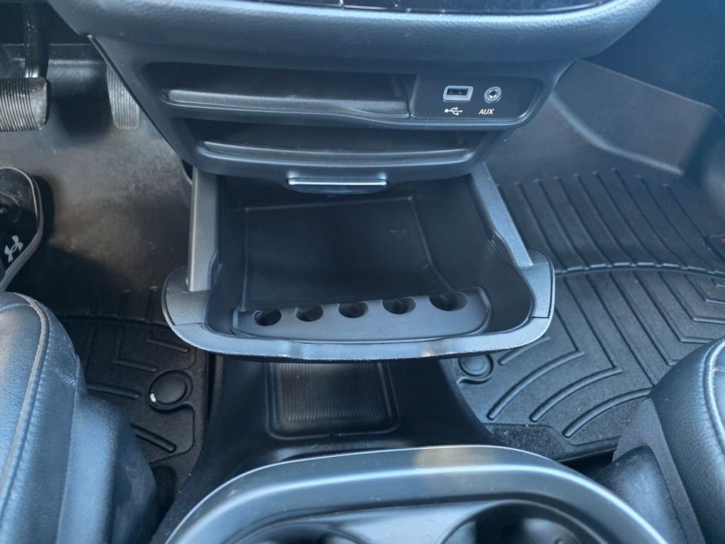 Used 2020 Chrysler Pacifica Touring-L w/ Advanced Safetytec Group image 22