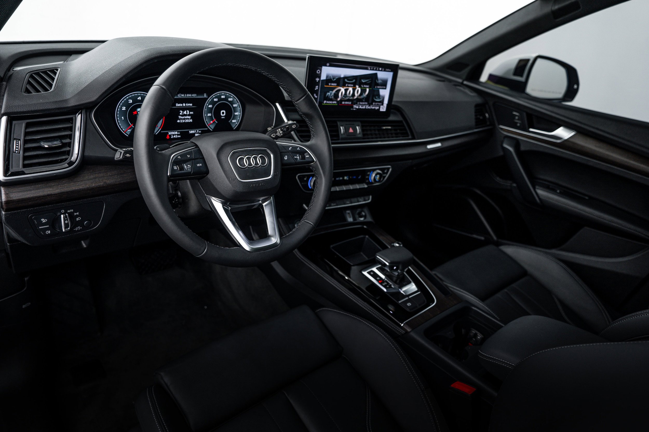 Certified 2024 Audi Q5 2.0T Premium Plus w/ Premium Plus Package AWD/4WD image 10