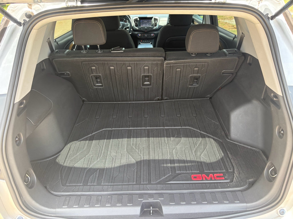 Used 2021 GMC Terrain SLE w/ Driver Convenience Package FWD image 31