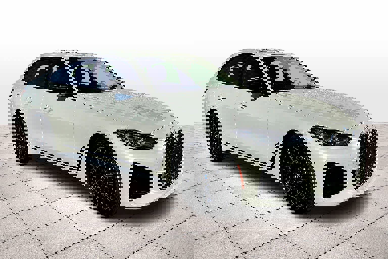 Used 2025 BMW 430i xDrive w/ M Sport Package image 2