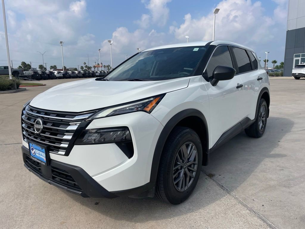 Used 2024 Nissan Rogue S AWD/4WD image 3