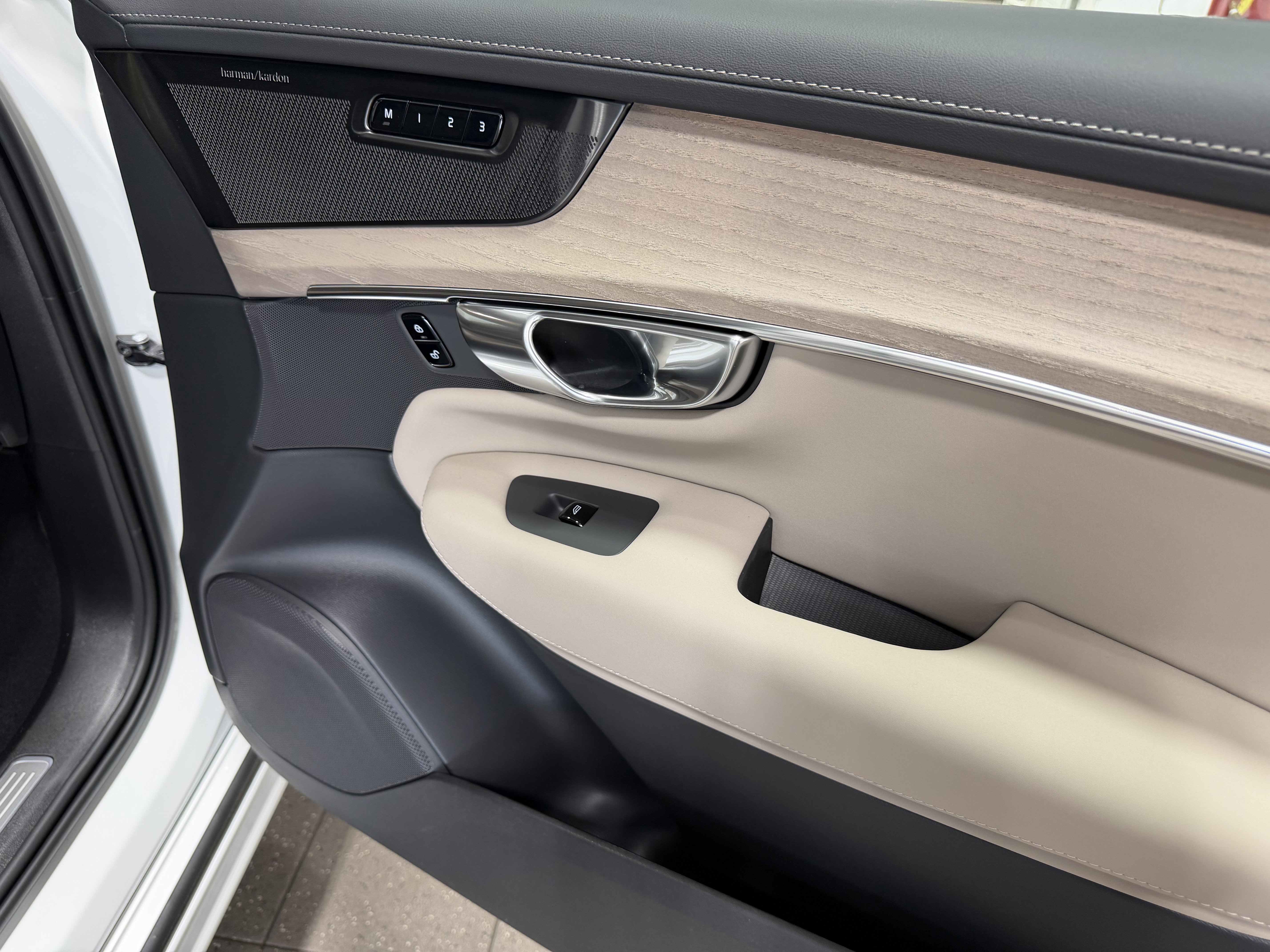 New 2026 Volvo XC90 B6 Ultra AWD/4WD image 24