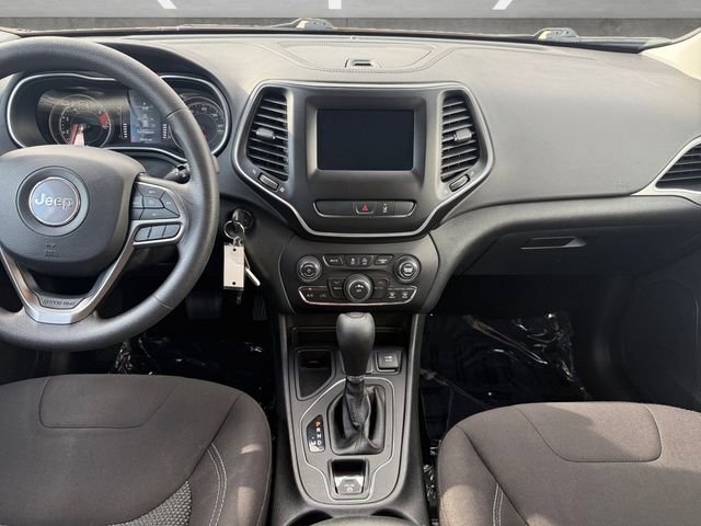Used 2021 Jeep Cherokee Latitude image 3