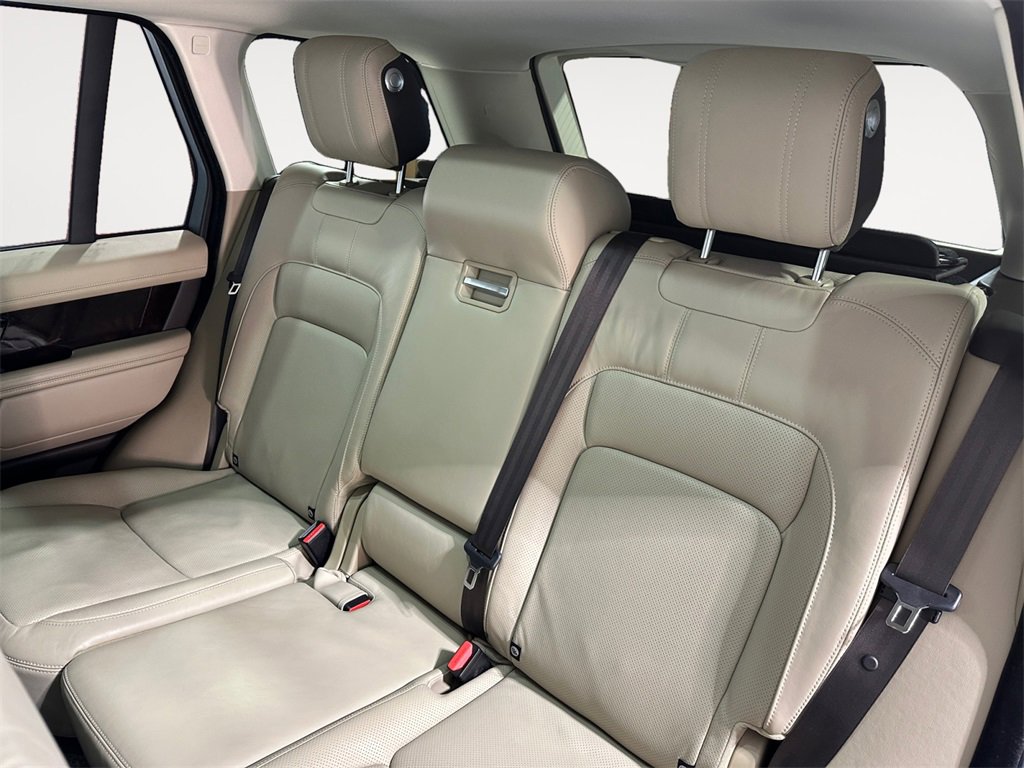 Used 2020 Land Rover Range Rover HSE image 13