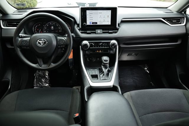 Used 2024 Toyota RAV4 LE AWD/4WD image 27