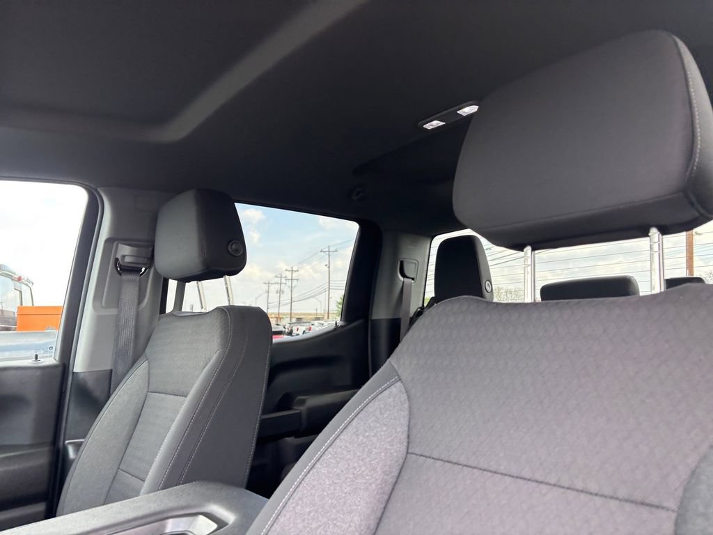 Used 2025 Chevrolet Silverado 1500 Custom RWD image 7