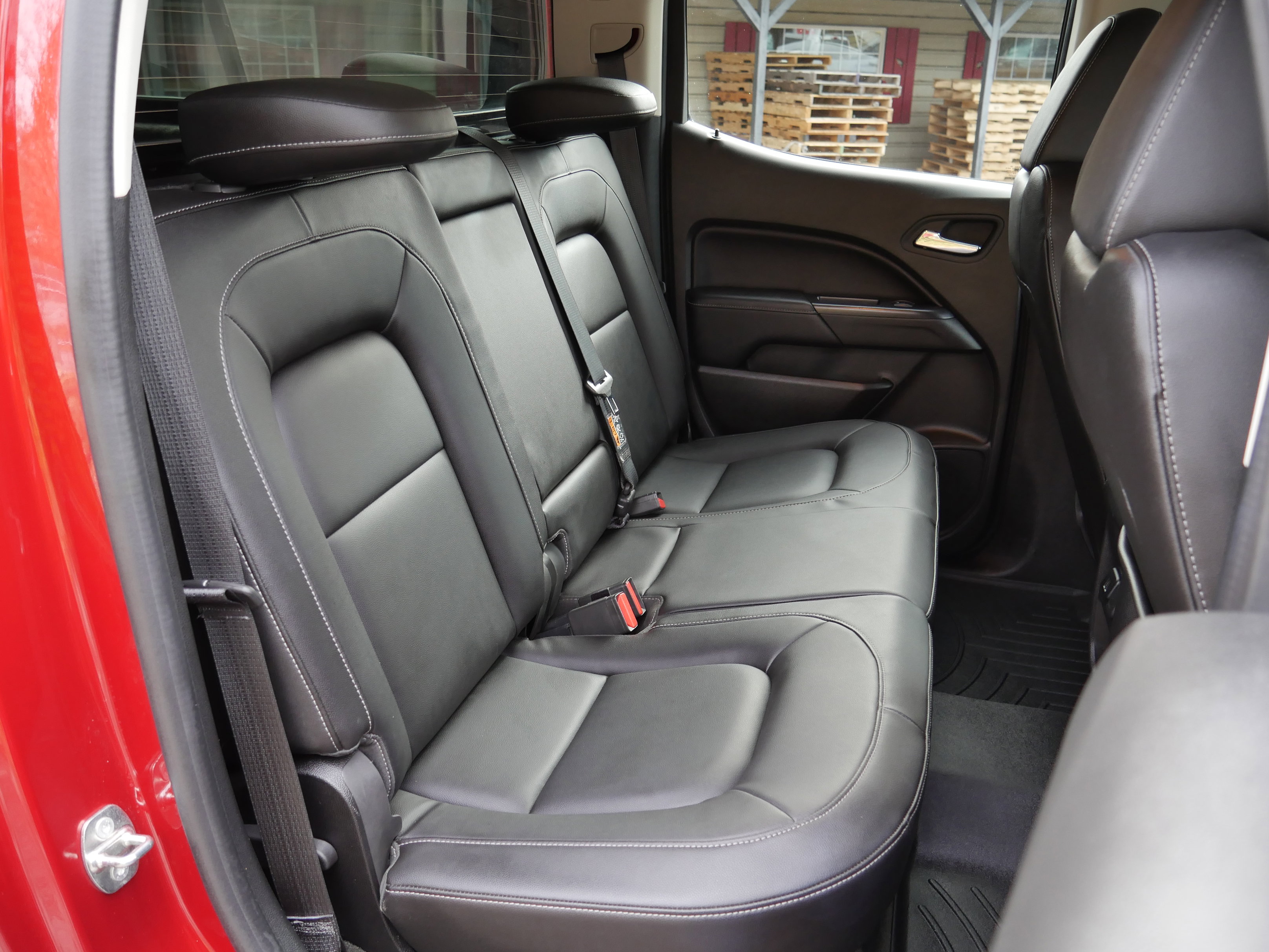 Used 2015 GMC Canyon SLT image 28