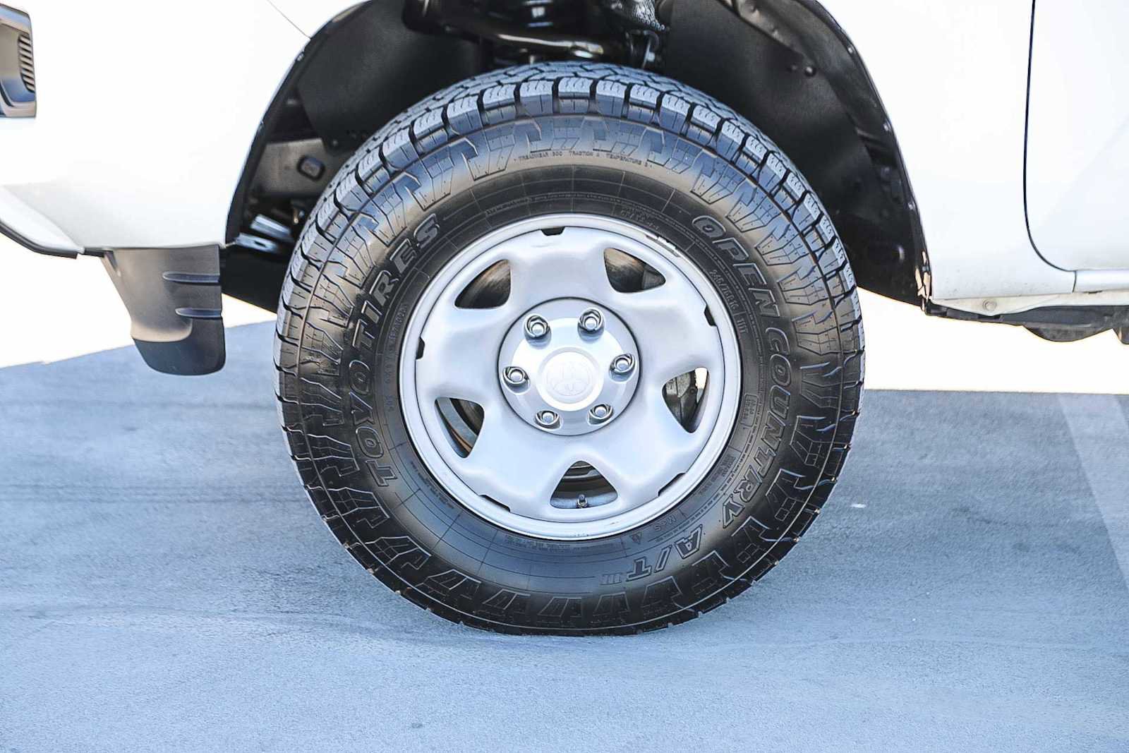 Certified 2018 Toyota Tacoma SR w/ SR Convenience Package image 10