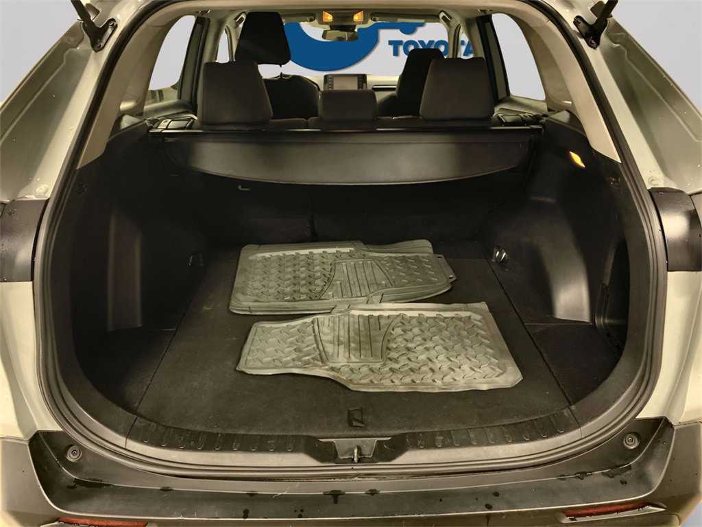 Used 2021 Toyota RAV4 XLE image 12