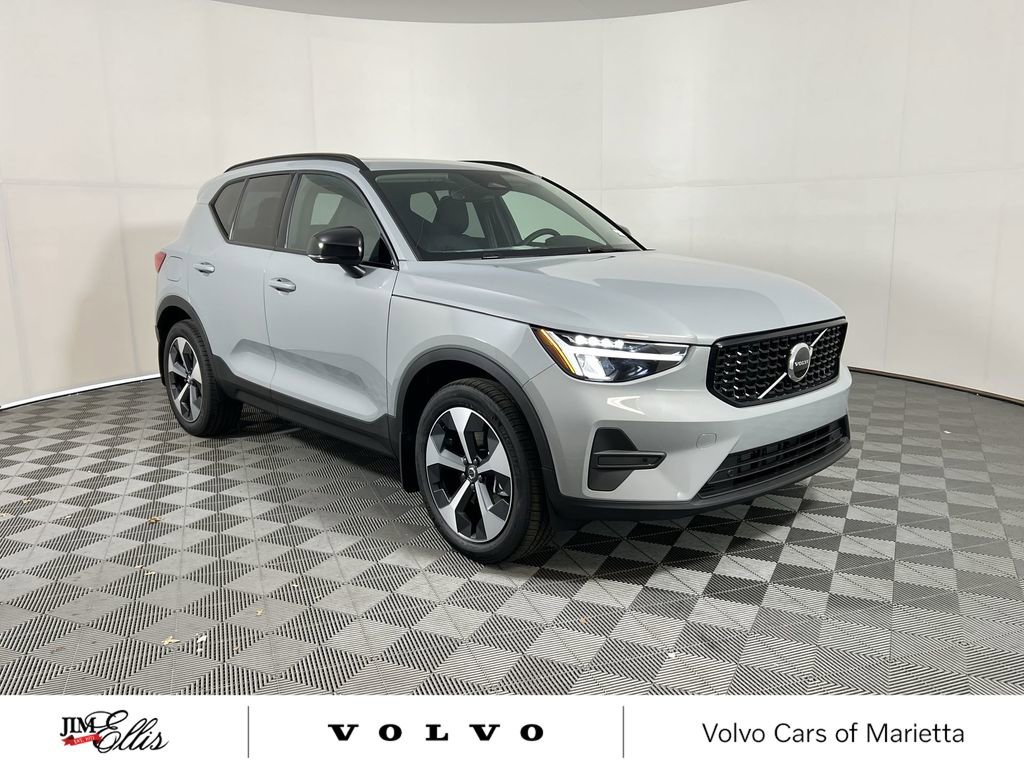 New 2026 Volvo XC40 B5 Core w/ Climate Package image 2