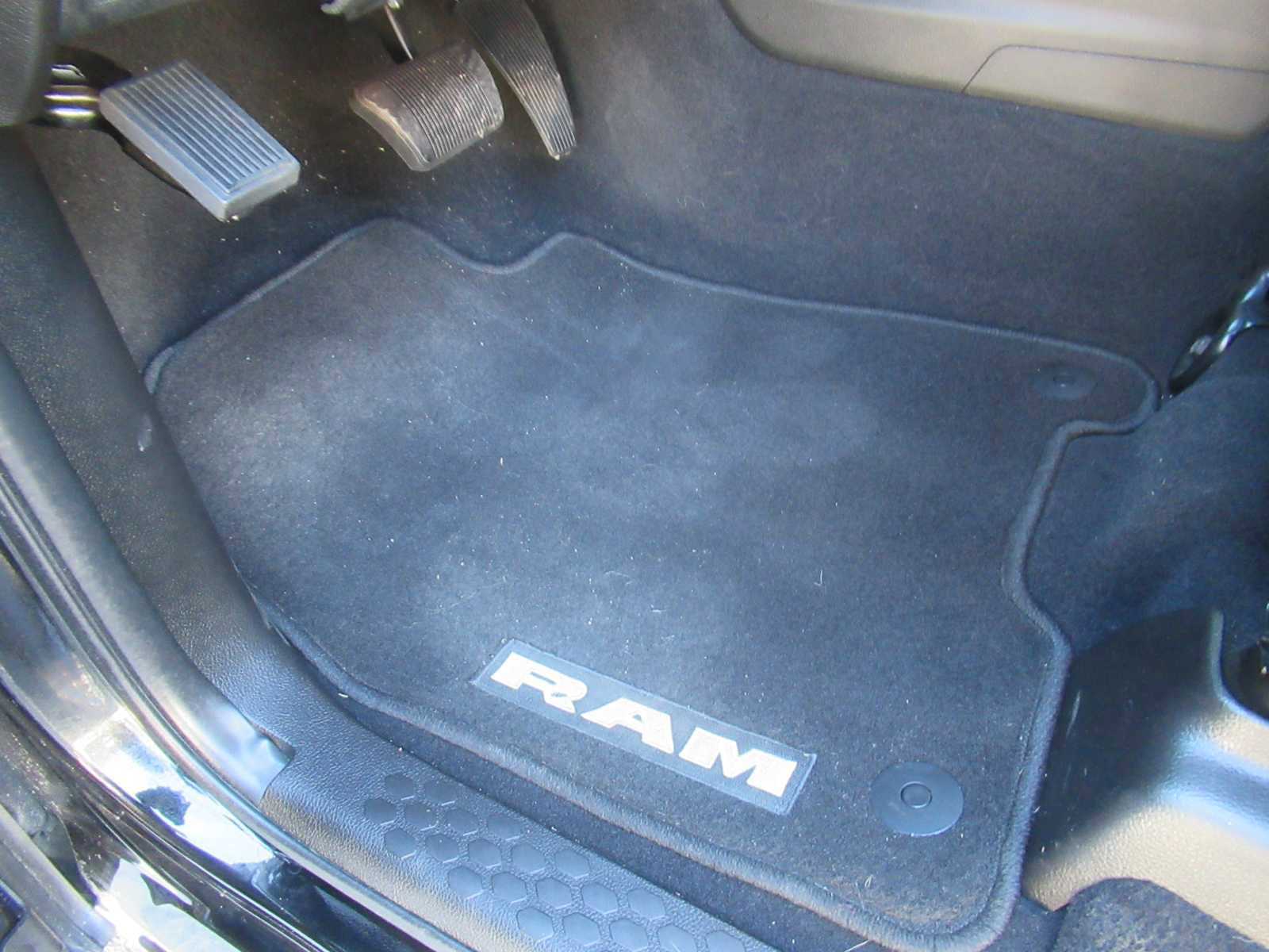 Used 2024 RAM 2500 Big Horn image 26