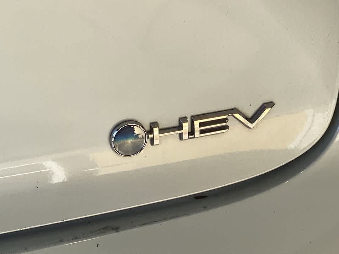 Certified 2024 Toyota Prius LE AWD/4WD image 11
