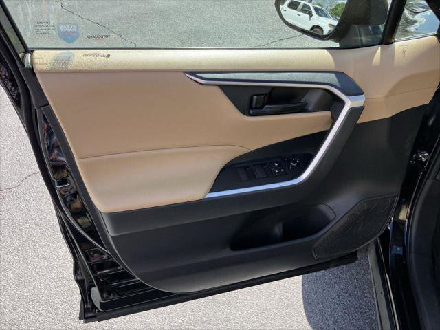 Certified 2023 Toyota RAV4 LE AWD/4WD image 13