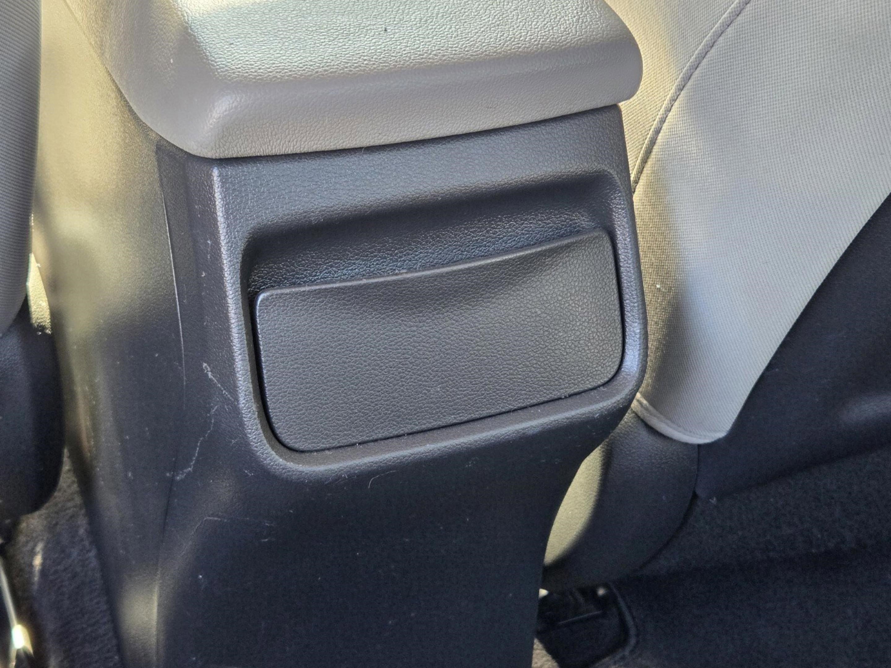 Used 2017 Hyundai Elantra SE image 19