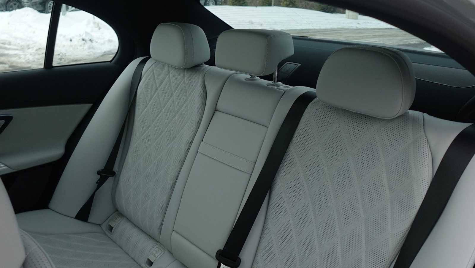 New 2026 Mercedes-Benz E 350 4MATIC Sedan image 30