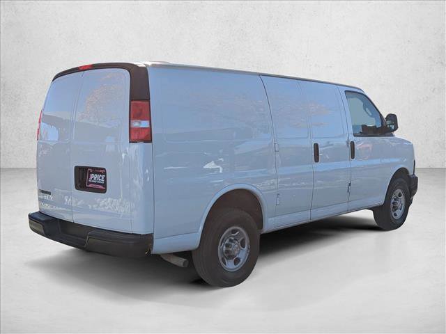Used 2022 Chevrolet Express 3500 w/ Driver Convenience Package image 5