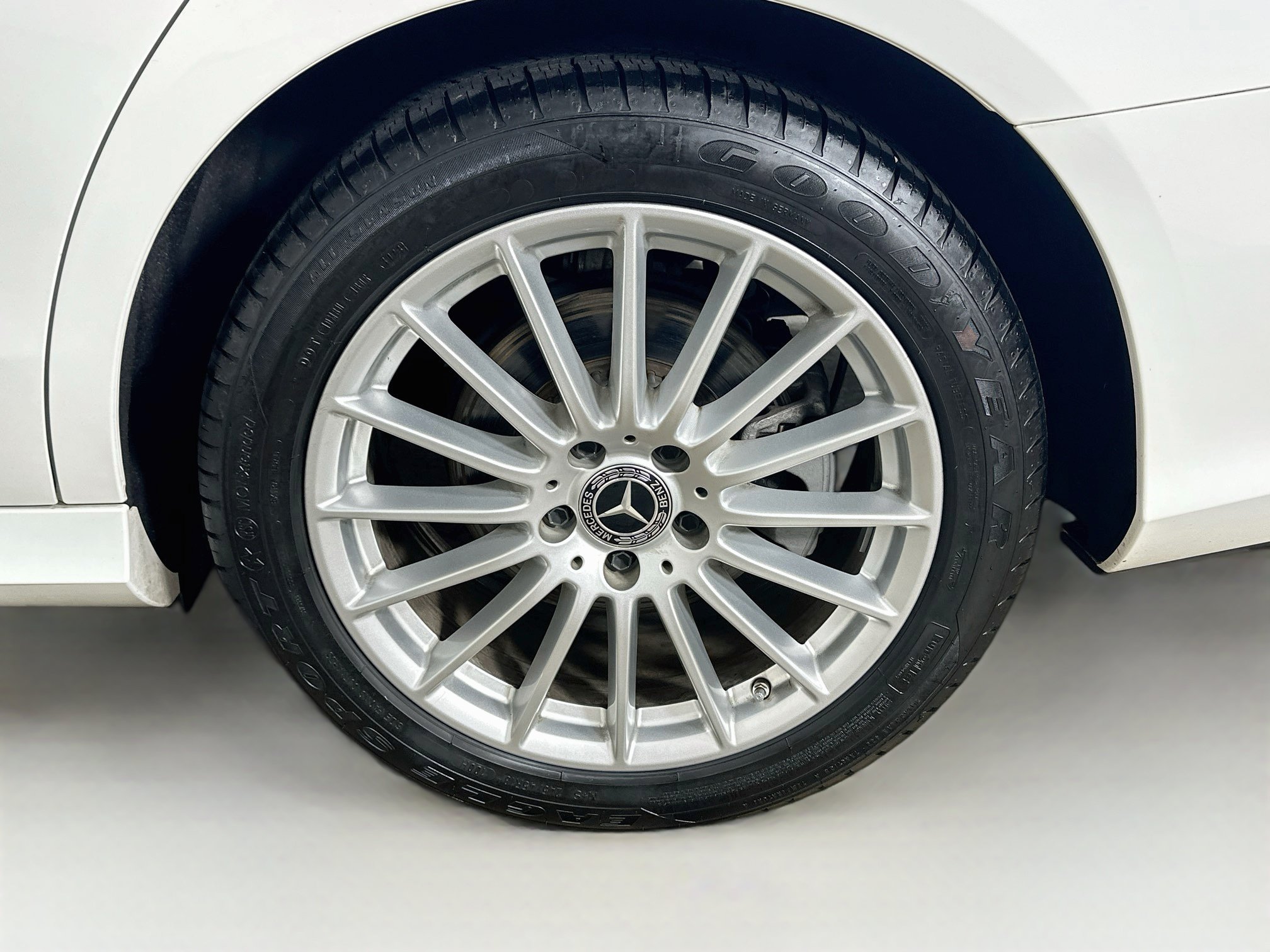 Used 2023 Mercedes-Benz E 350 4MATIC Sedan image 11