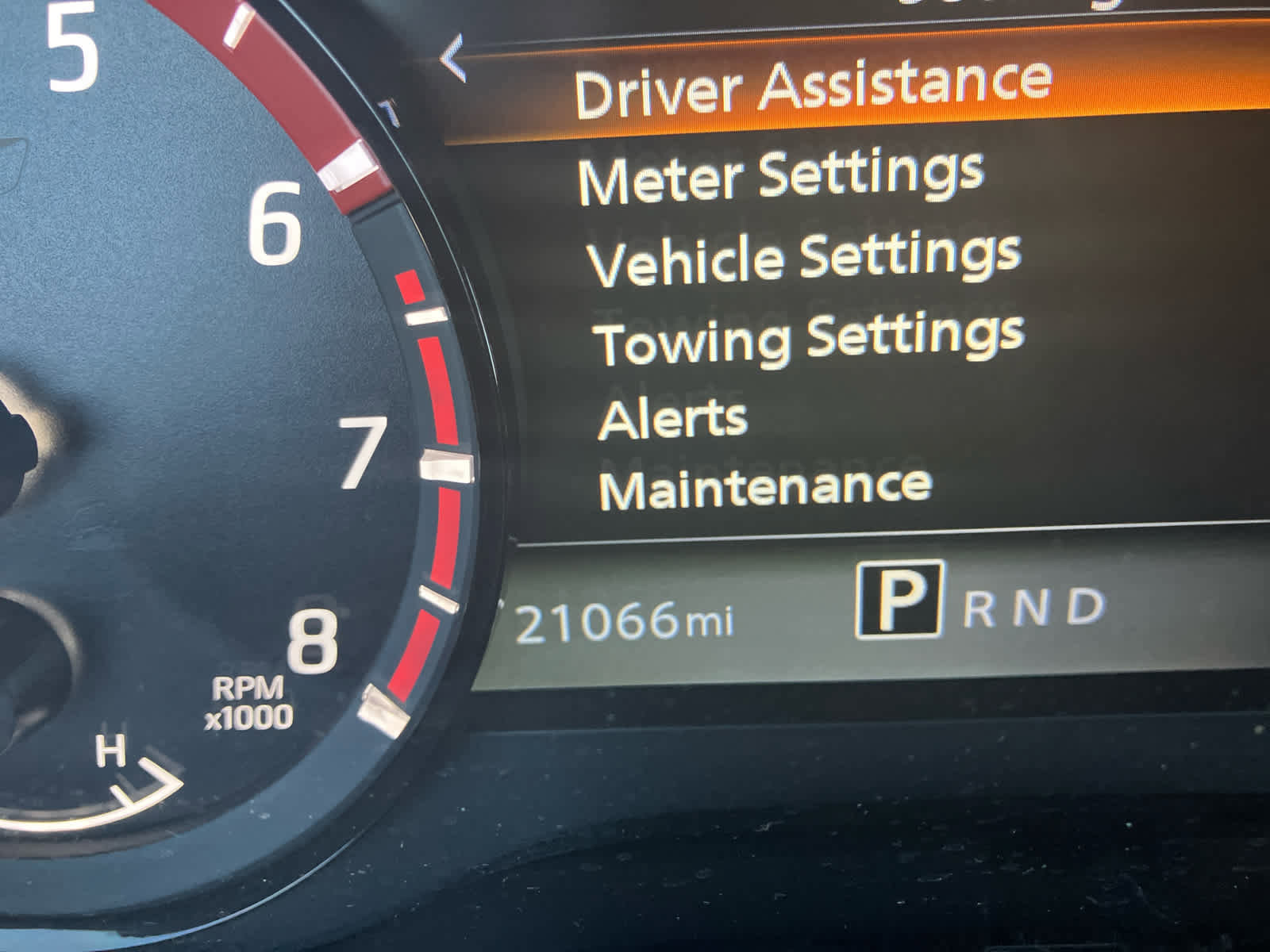 Used 2024 Nissan Titan PRO-4X w/ Pro-4x Convenience Package image 19