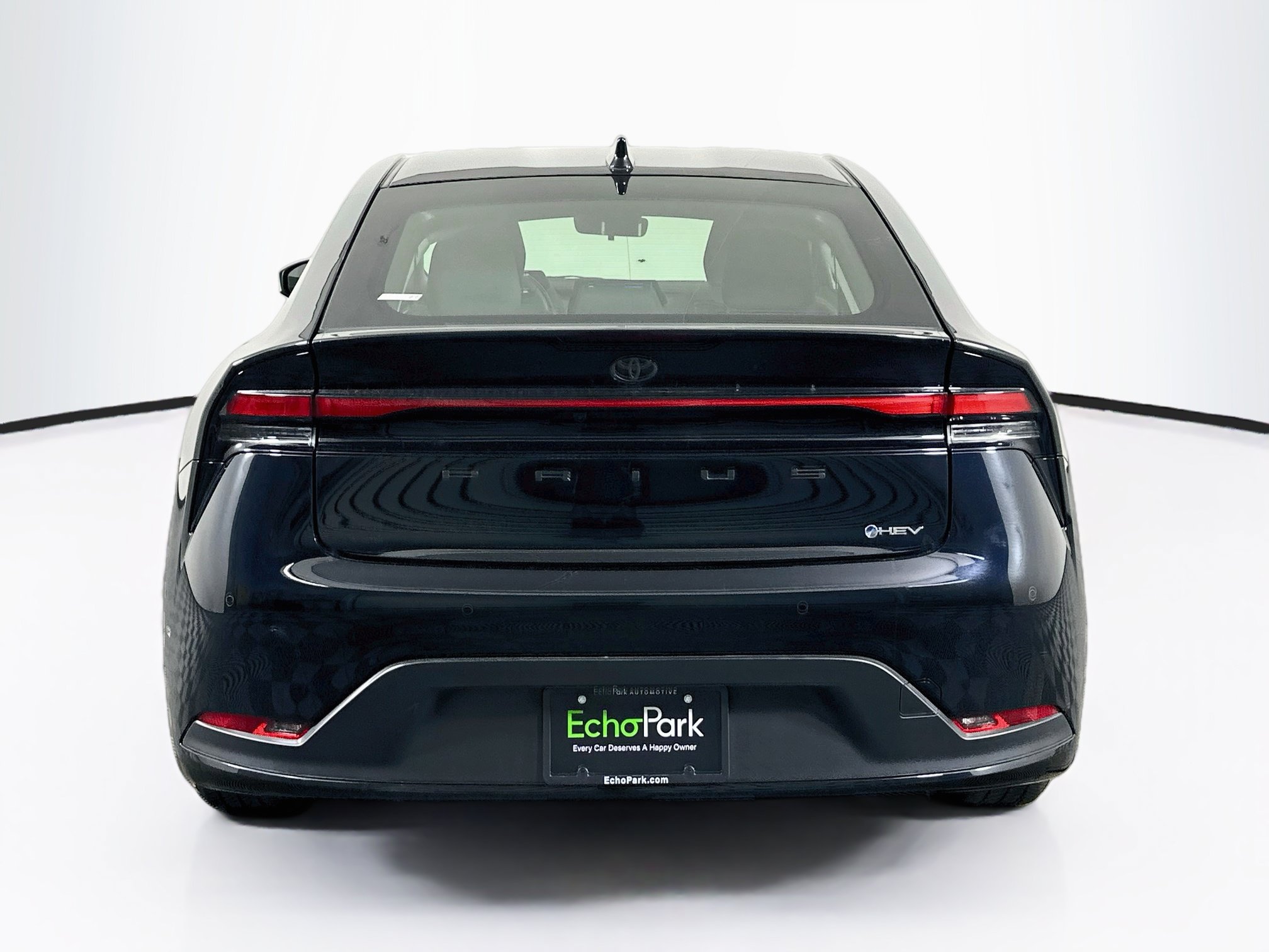 Used 2025 Toyota Prius LE FWD image 7