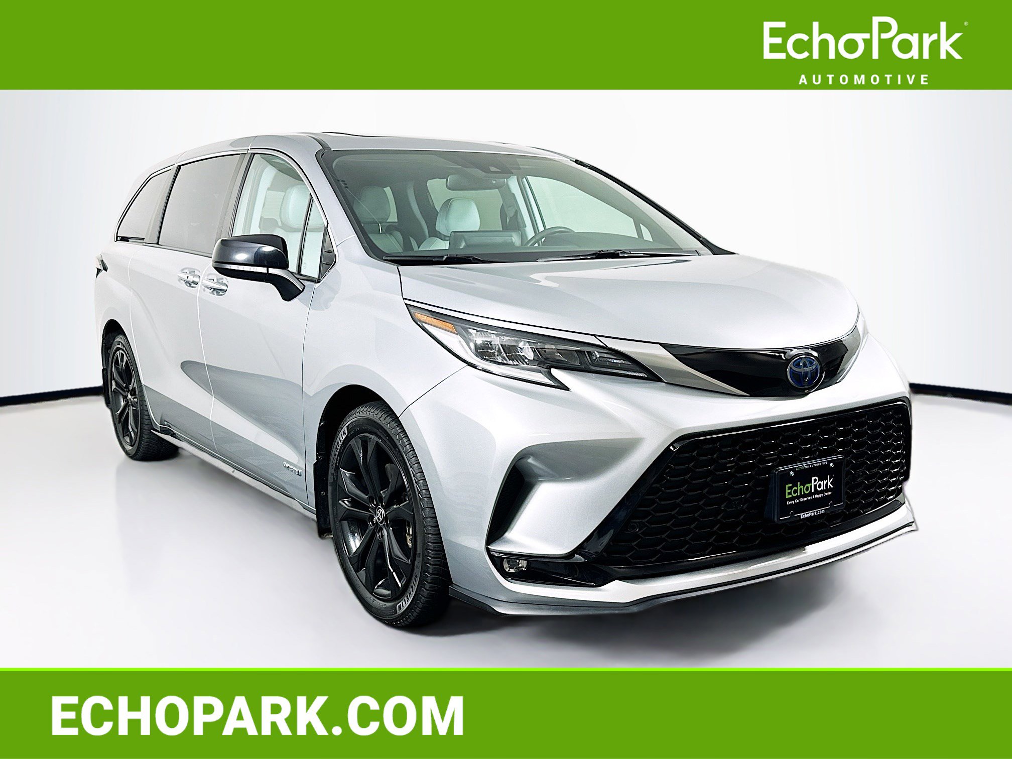 Used 2021 Toyota Sienna XSE image 1