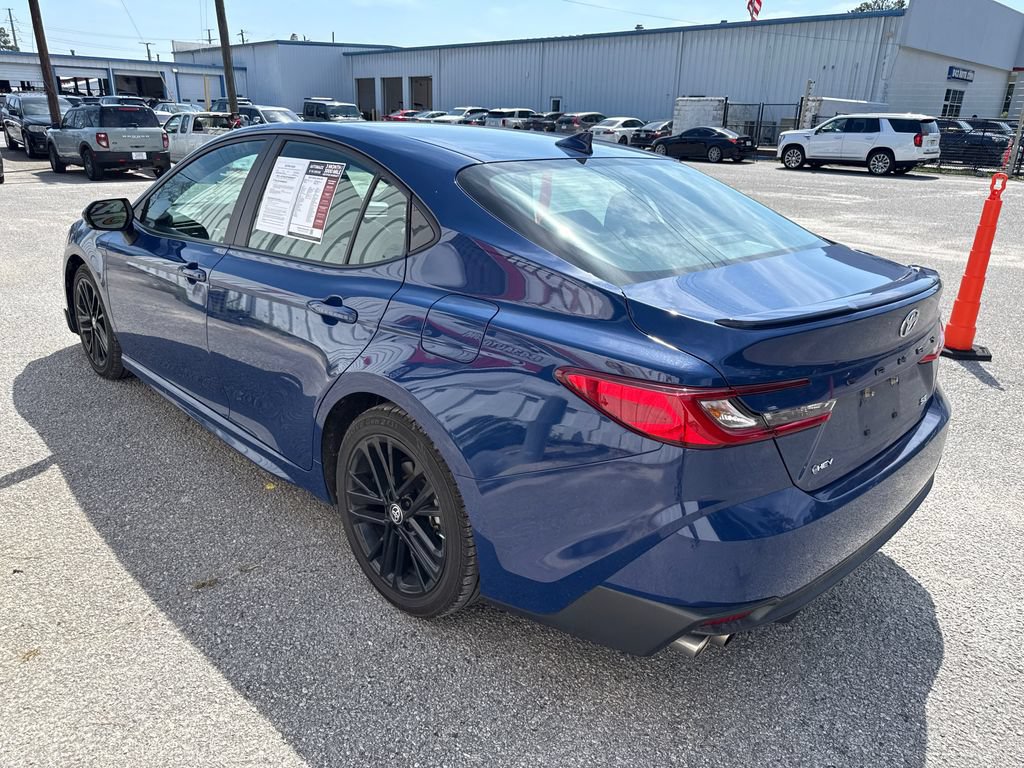 Used 2025 Toyota Camry SE FWD image 6