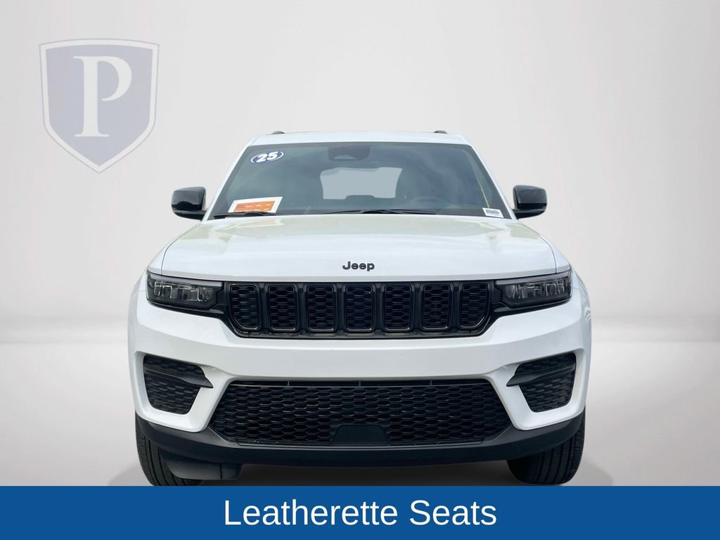 Certified 2025 Jeep Grand Cherokee Altitude image 4