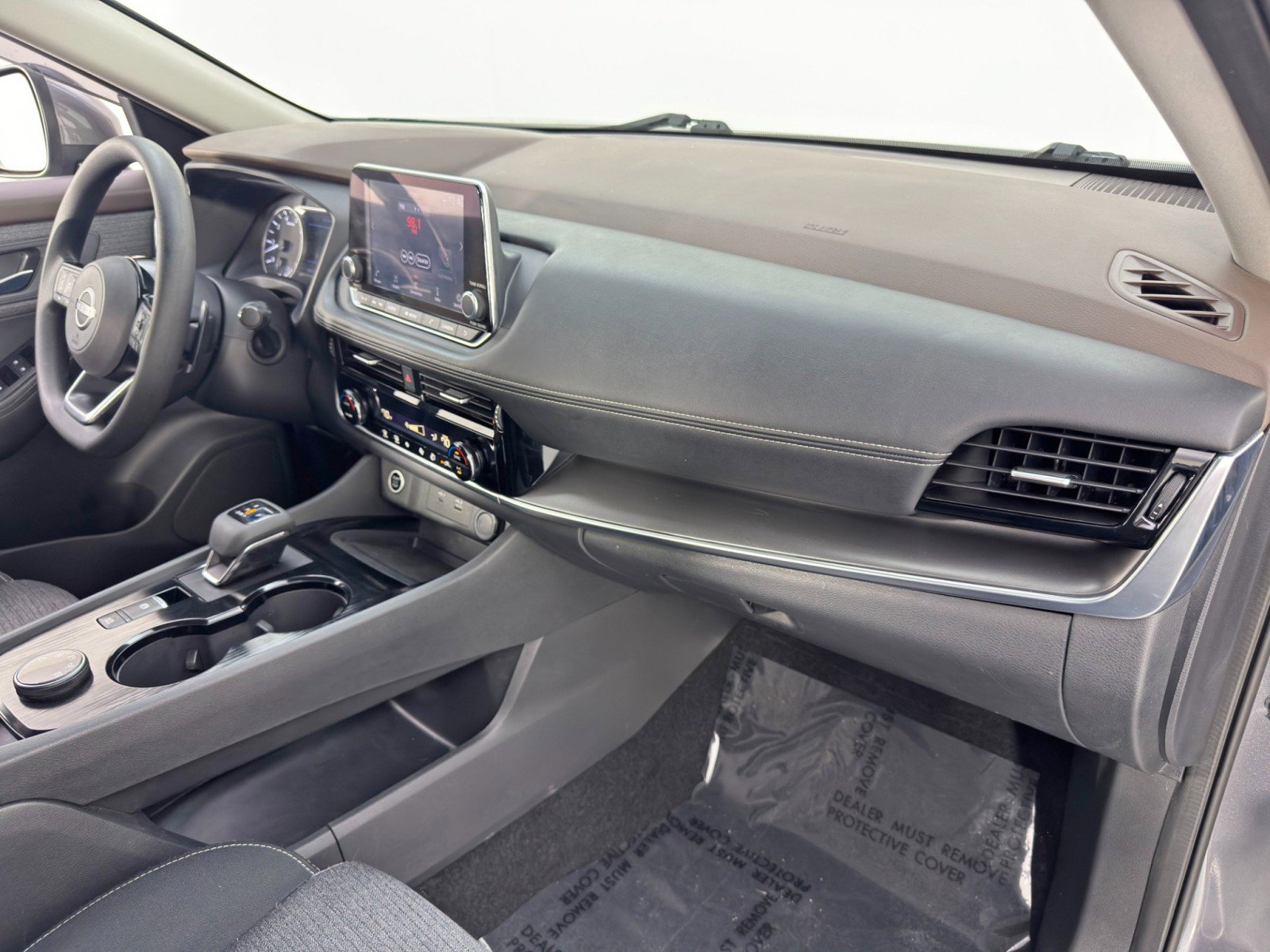 Used 2022 Nissan Rogue SV image 13