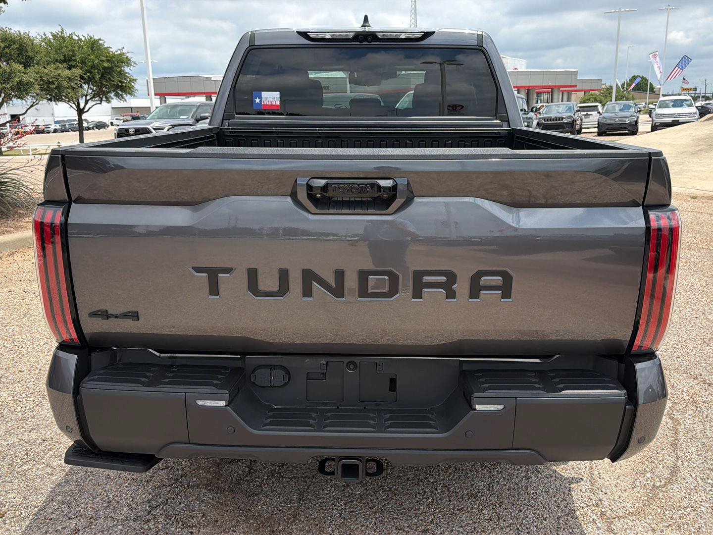 Used 2024 Toyota Tundra Limited AWD/4WD image 4