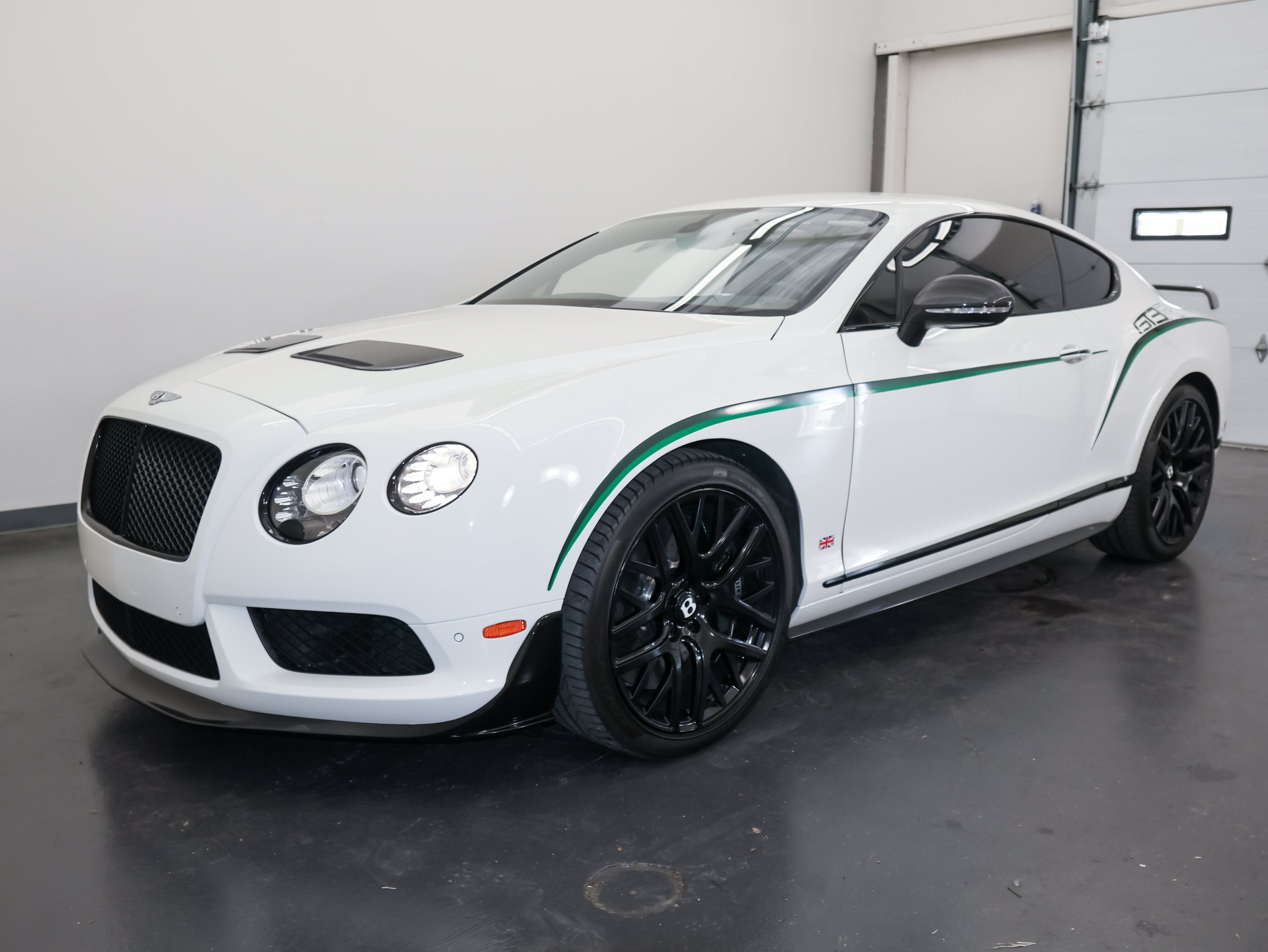 Used 2015 Bentley Continental GT3-R AWD/4WD image 7