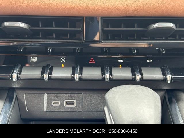 Used 2024 GMC Canyon AT4 w/ Technology Package AWD/4WD image 28