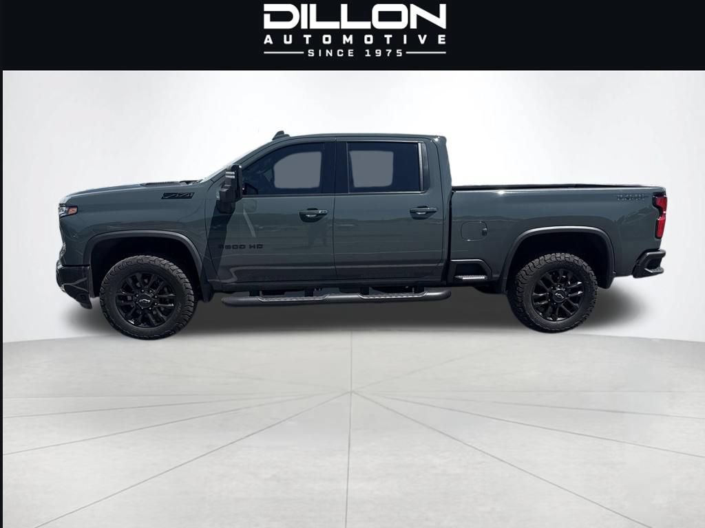 Used 2025 Chevrolet Silverado 3500 LTZ w/ LTZ Plus Package AWD/4WD image 2