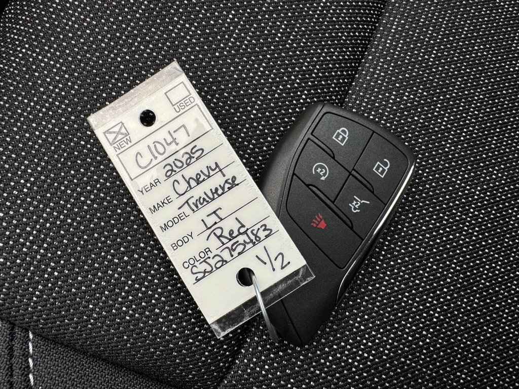 New 2025 Chevrolet Traverse LT image 32