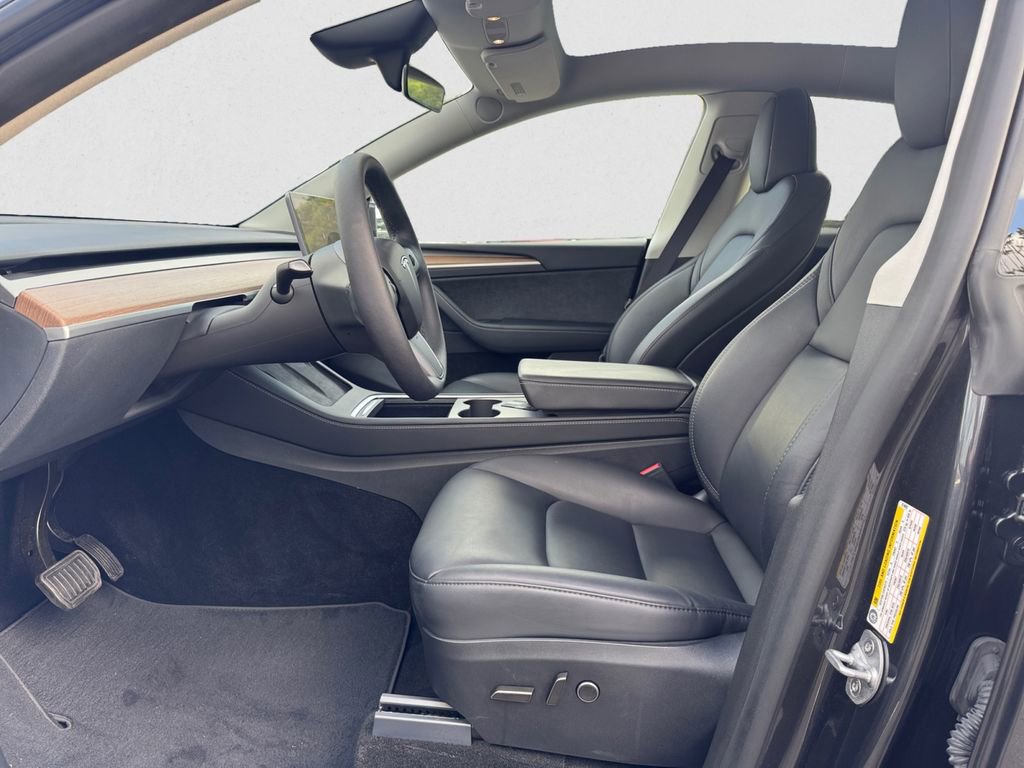 Used 2024 Tesla Model Y Long Range image 9