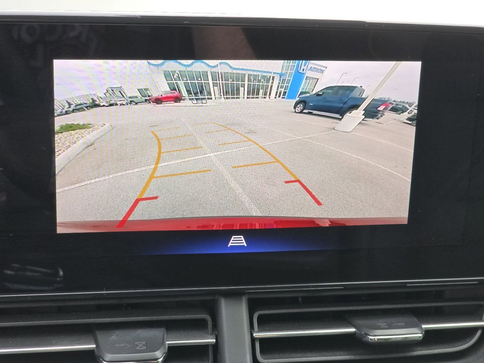 Used 2024 Chevrolet Trax ACTIV w/ Driver Confidence Package image 4