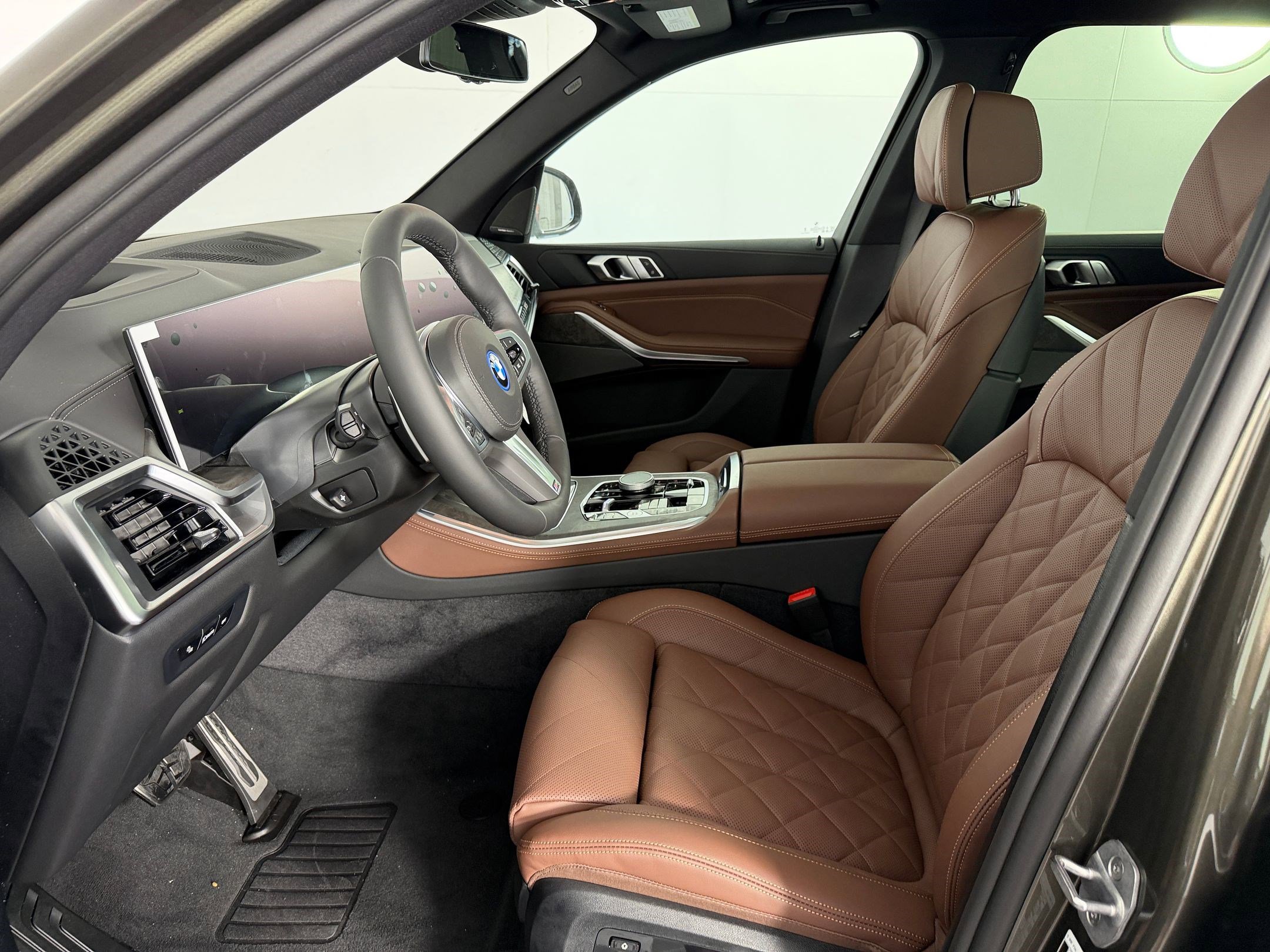 New 2026 BMW X5 xDrive50e w/ M Sport Package AWD/4WD image 5