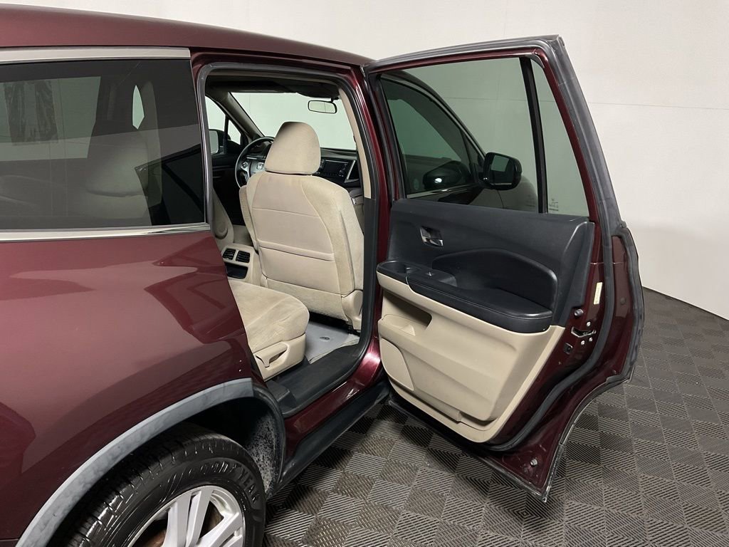 Used 2016 Honda Pilot LX image 31