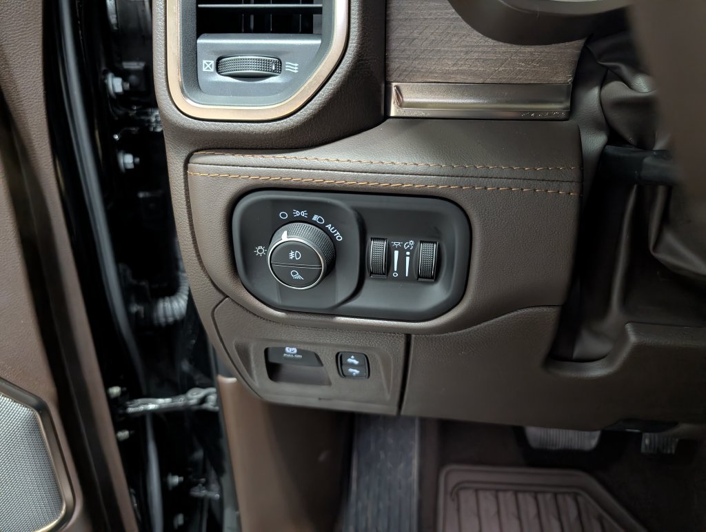Used 2026 RAM 1500 Limited AWD/4WD image 22
