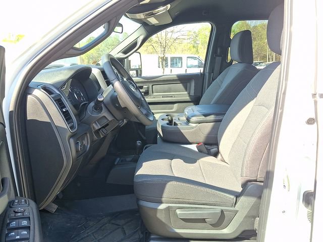 Used 2024 RAM 2500 Tradesman w/ Chrome Appearance Group image 10