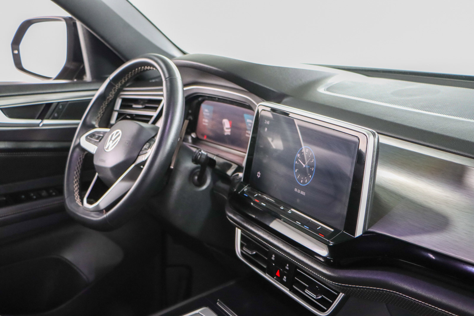 Used 2024 Volkswagen Atlas Cross Sport SE image 25