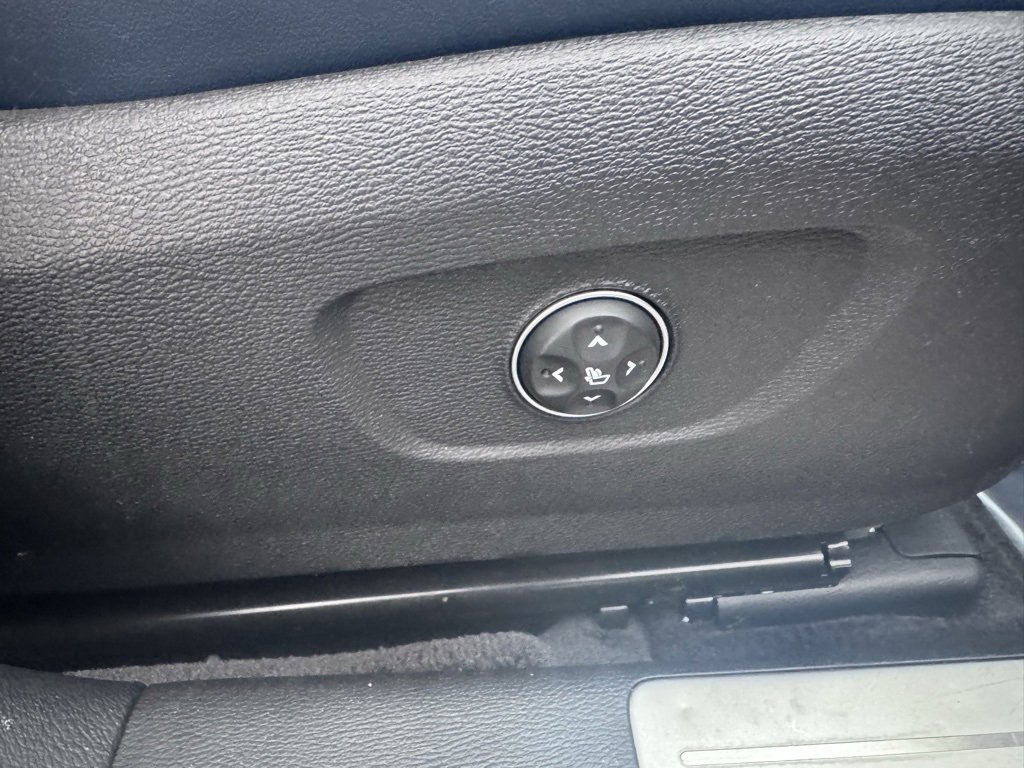 Used 2015 Kia K900 Luxury image 26