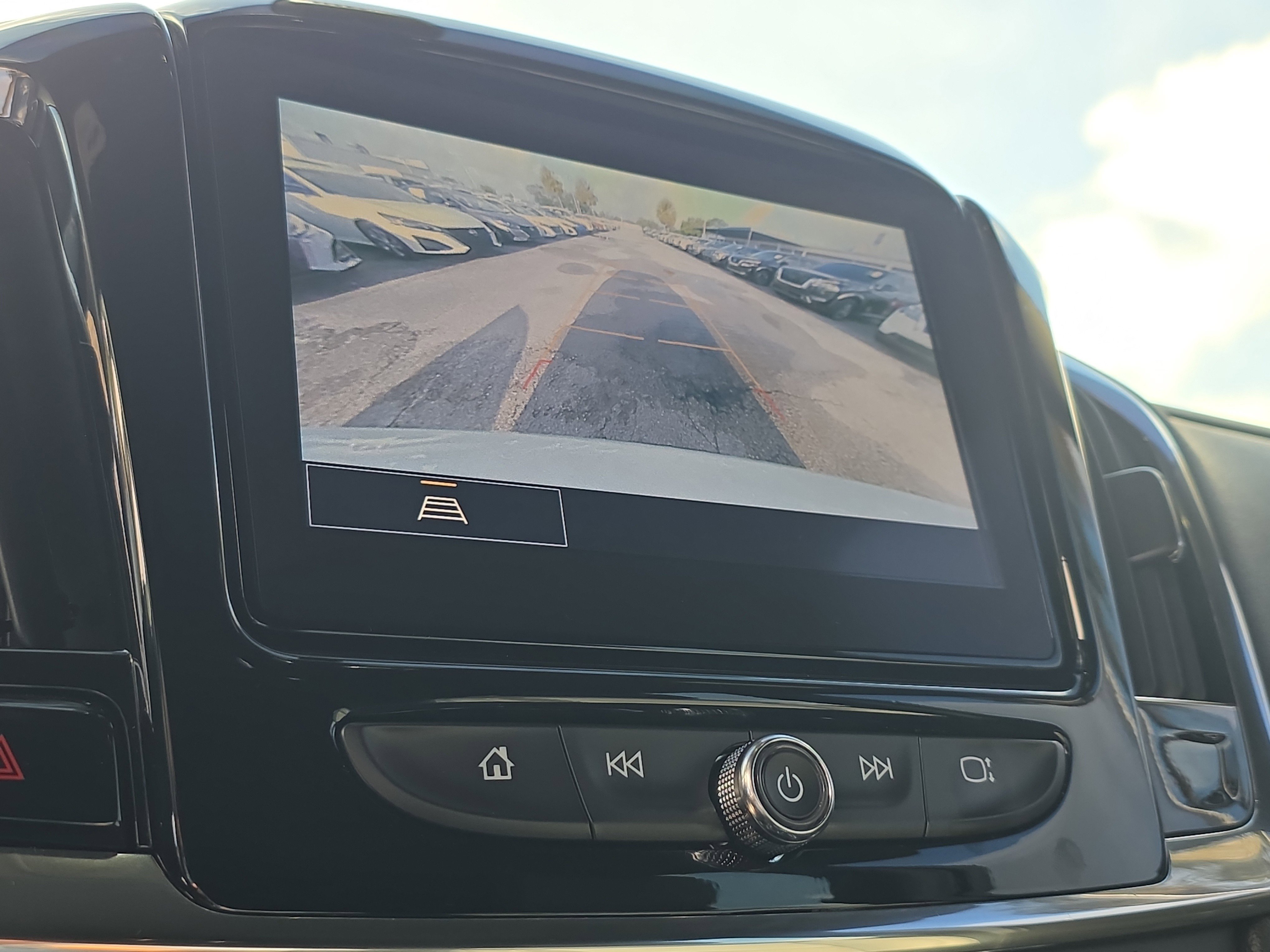 Used 2023 Chevrolet Traverse LT FWD image 43