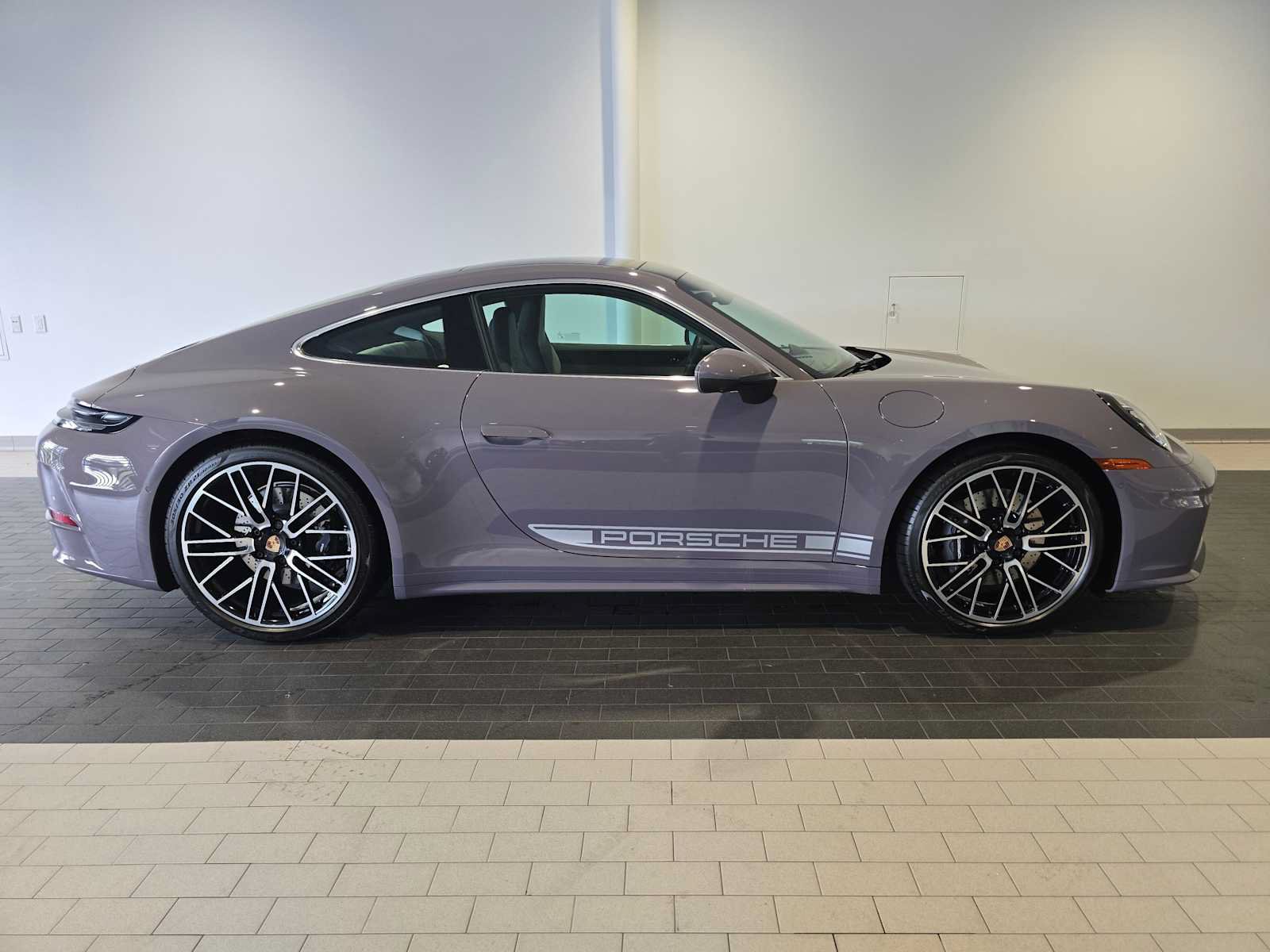 Used 2026 Porsche 911 Carrera RWD image 8