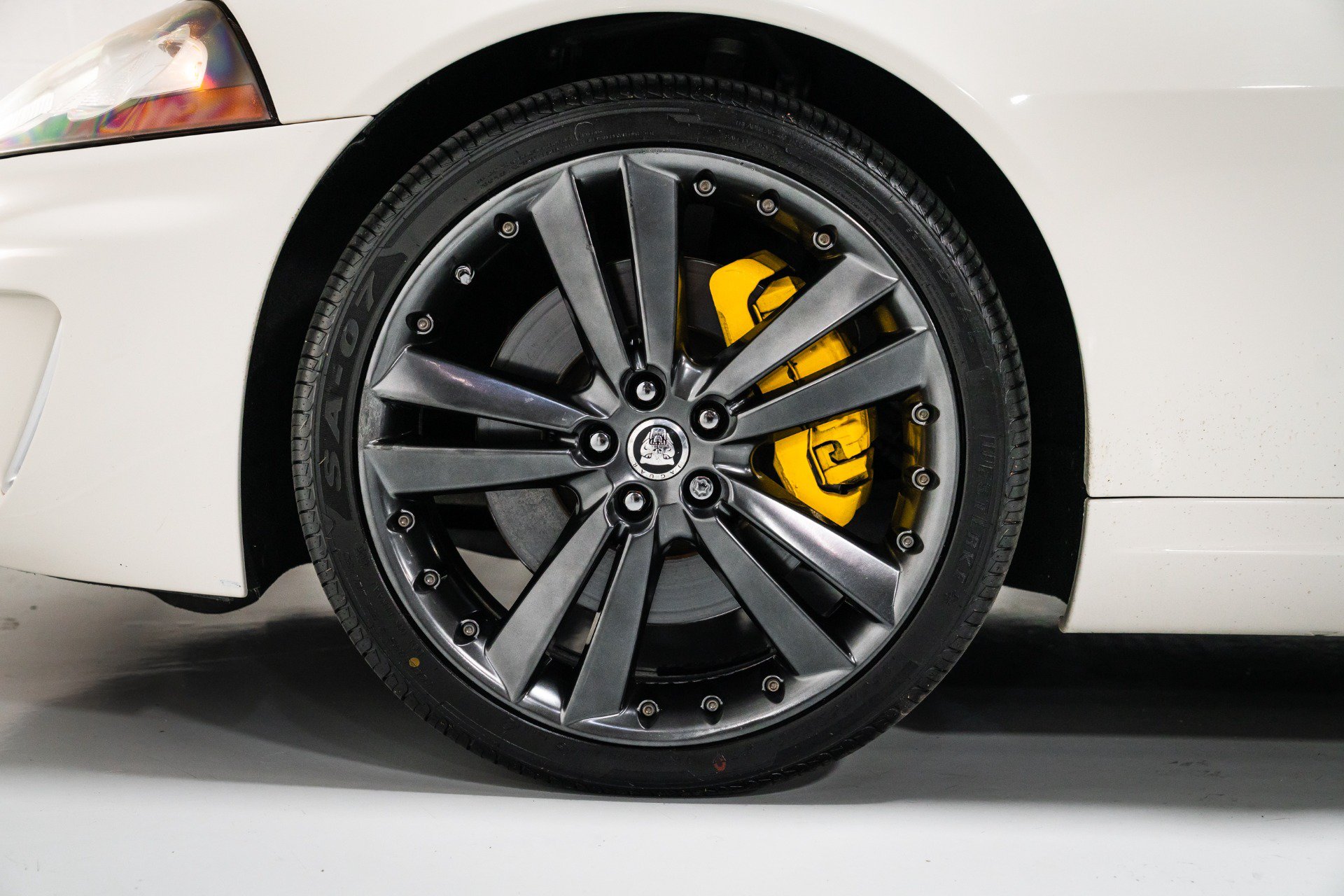 Used 2010 Jaguar XK Coupe RWD image 9