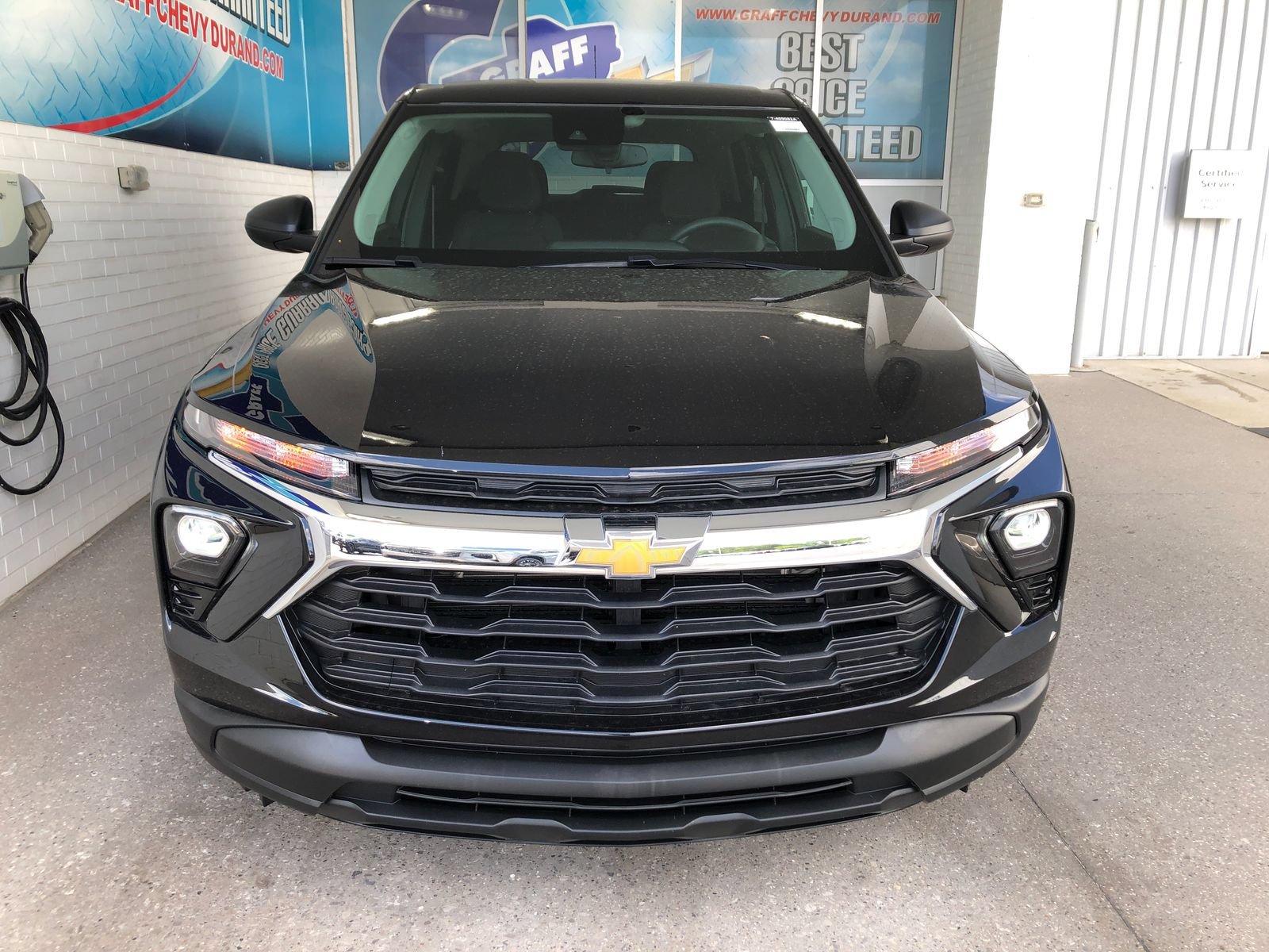 Used 2025 Chevrolet TrailBlazer LS w/ LS Convenience Package FWD image 2