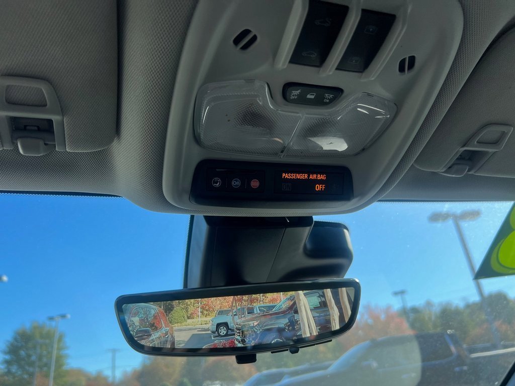 Used 2023 Chevrolet Bolt EUV Premier w/ Sun & Sound Package image 9