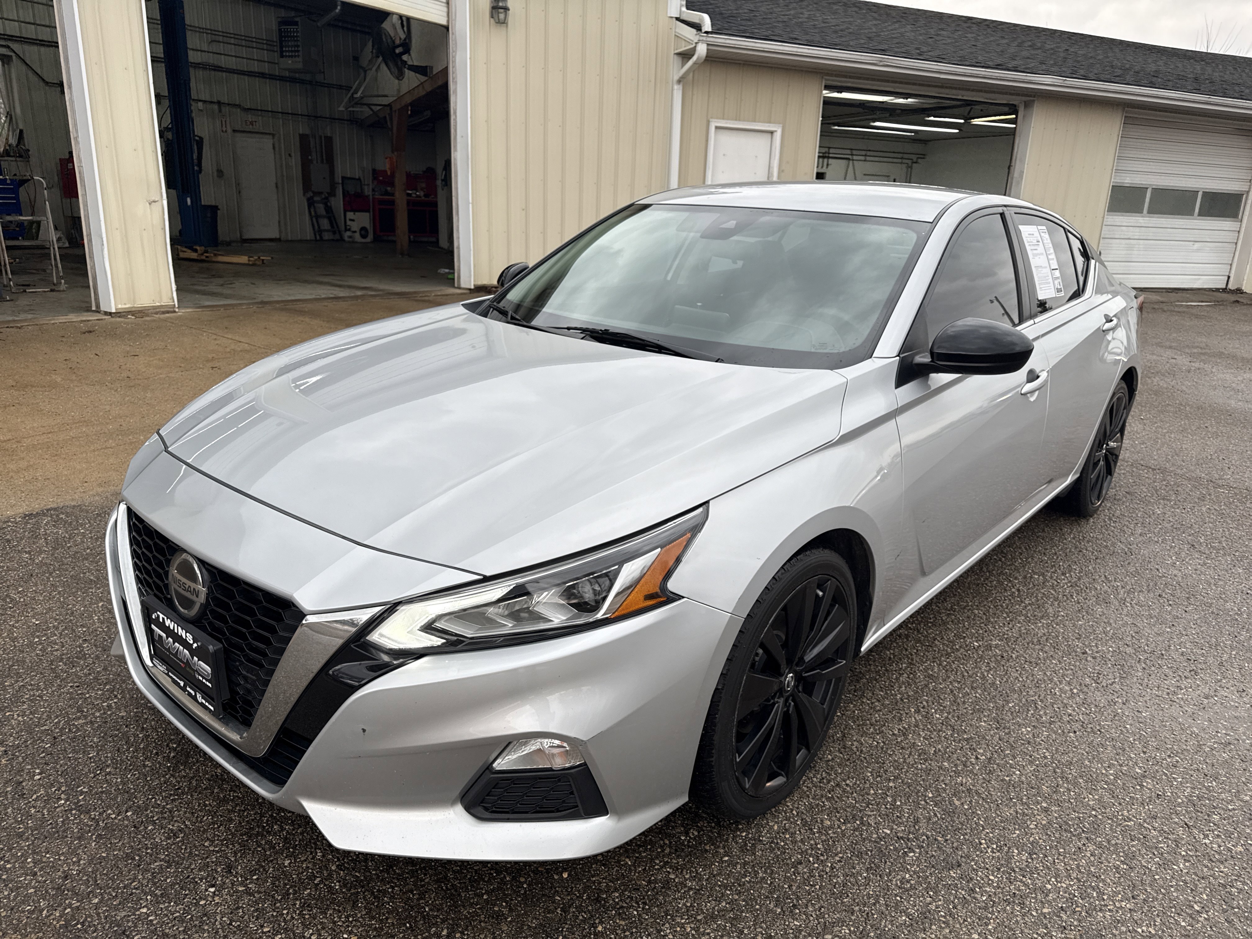 Used 2021 Nissan Altima 2.5 SR FWD image 7